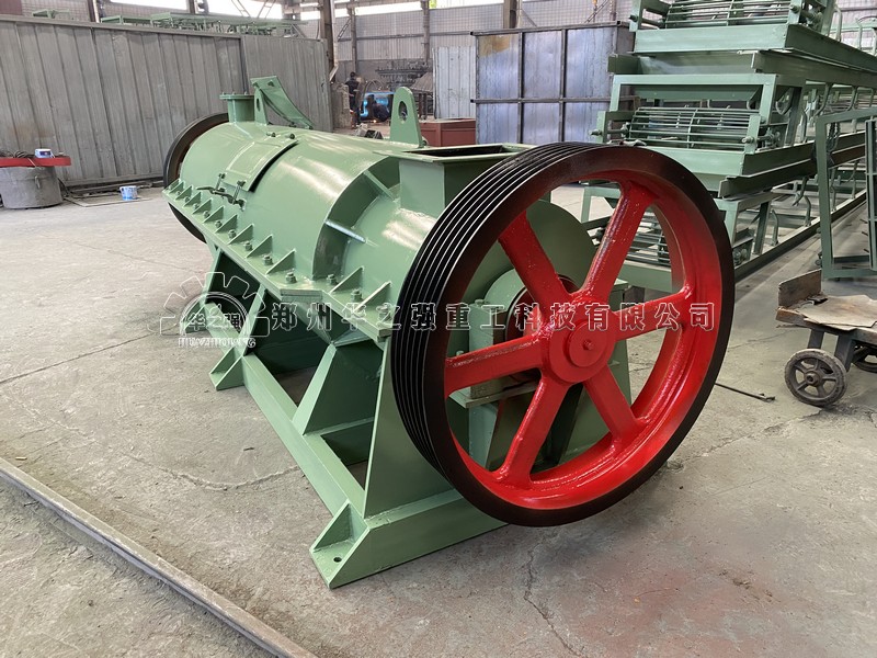 新型有機(jī)肥造粒機(jī)在有機(jī)肥生產(chǎn)中的作用有哪些？